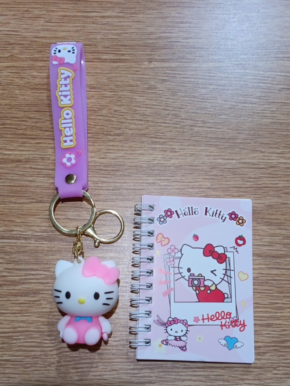 Hello Kitty Keychain Mini Notebook Bundle